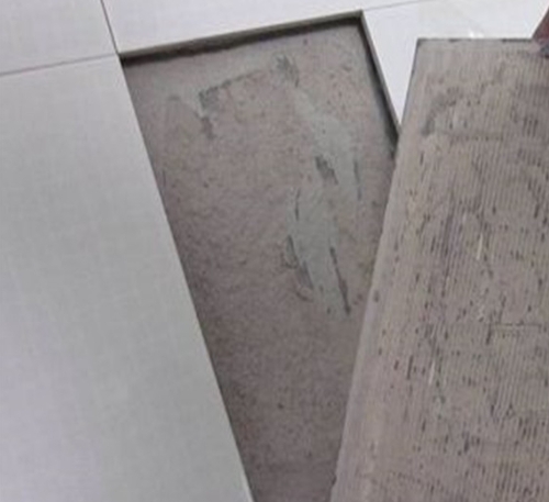 延庆瓷砖空鼓维修公司分享瓷砖铺贴时如果打浆（即涂抹在瓷砖背面和基层上的砂浆或瓷砖胶）过少，会带来以下问题